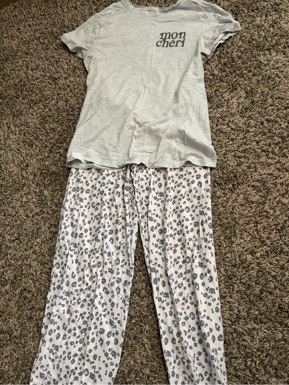 Women’s Light Gray 'mon chéri' Pajama Set with Leopard Print Pants